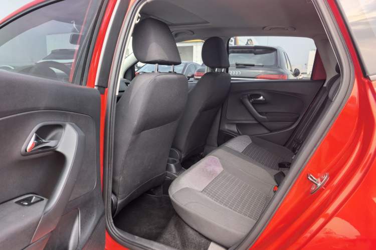 Used Volkswagen Polo 2016 1.6L Automatic Comfort Model