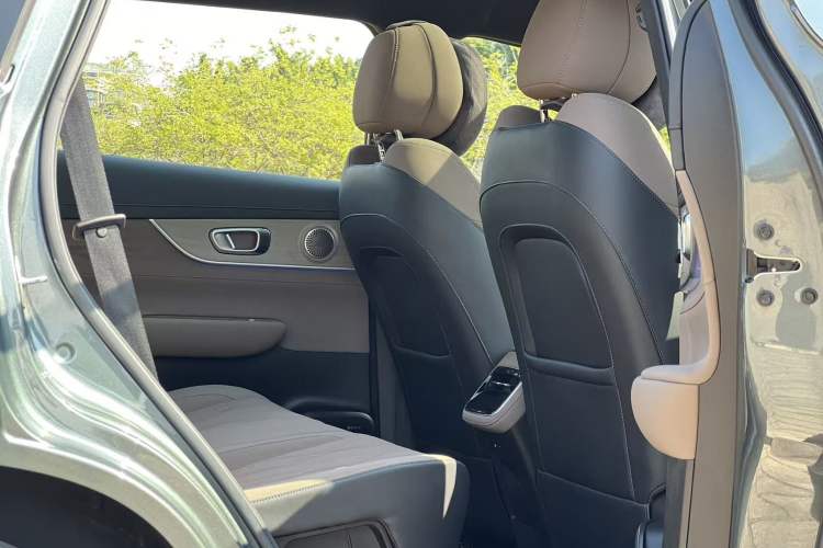 Used Chery Tiggo 8 PLUS 2025 290TGDI DCT Prestige 5-Seater
