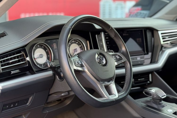 Used Volkswagen Touareg 2019 2.0 TSI Flagship Edition China VI
