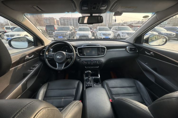 Used Kia Sorento 2015 Sorento L 2.4L Gasoline 4WD Elite Edition 7 Seats China IV Standard

