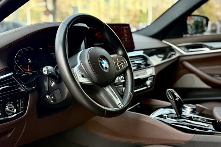 Used BMW 5 Series 2022 Second Facelift 525Li M Sport Package