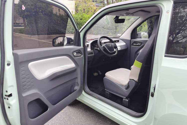 Used Wuling Hongguang MINIEV 2021 Macaron Fashion Model Lithium Iron Phosphate