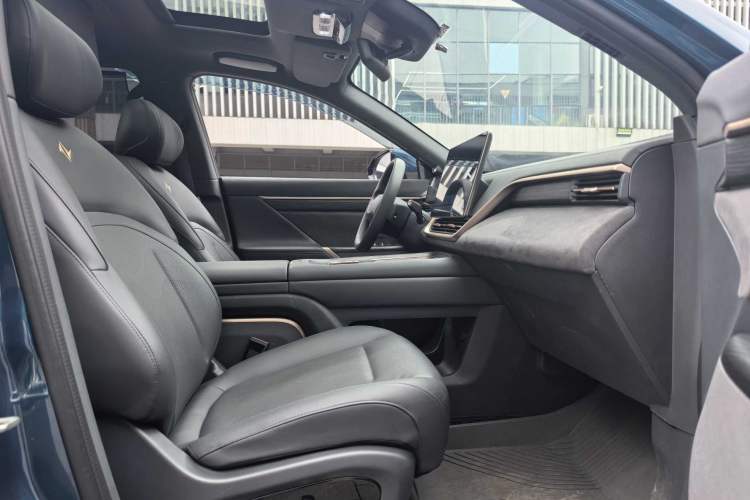 Used Dongfeng eπ eπ008 2024 636Max All-Electric Version 6 Seats