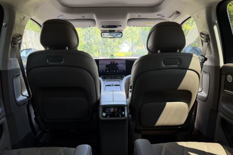 Used Hima AITO M9 2025 Extended-Range Ultra Version 52 kWh 6-Seater Interior 3