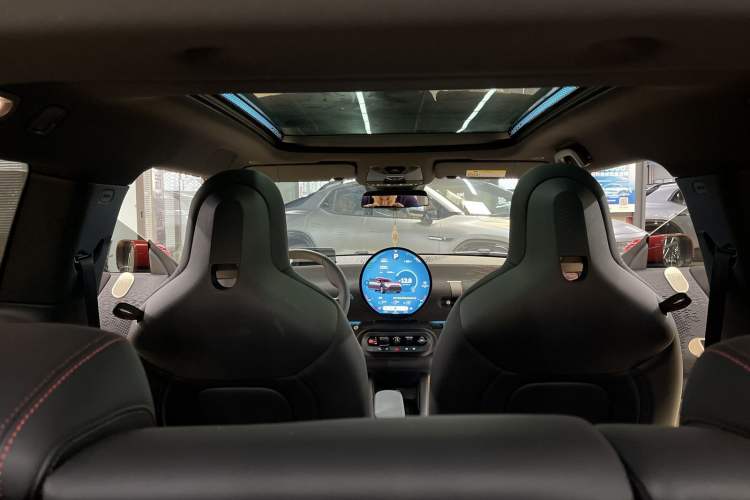 Used MINI Electric COOPER 2024 452km COOPER SE Racing Driver Interior 10