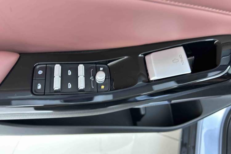 Used Geely Galaxy L6 2025 EM-i 140km Starship Edition
