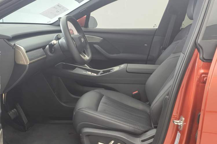 Used ONVO L60 2024 60 kWh All-Wheel Drive