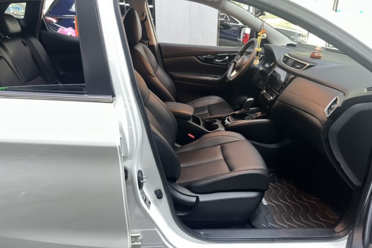 Used Nissan Qashqai 2023 Classic 2.0L CVT XV Comfort Edition Interior 4