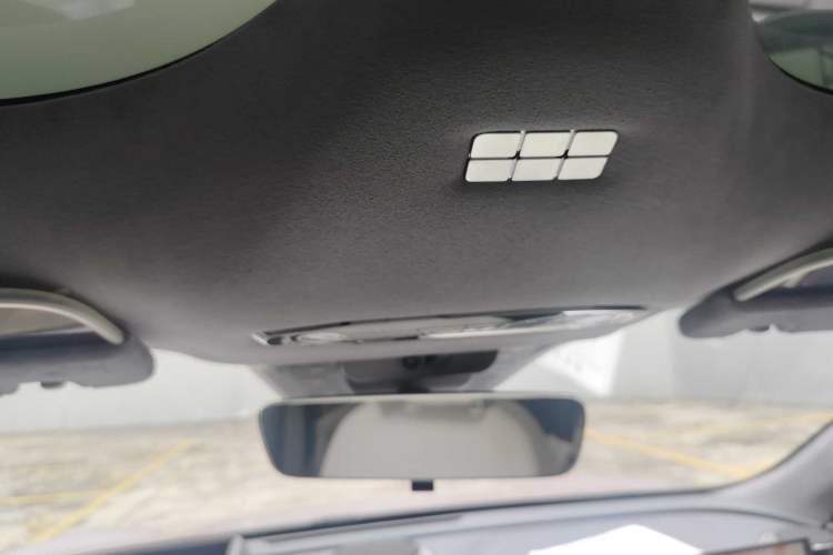 Used Geely Galaxy E8 2024 665 km Range Rear-Drive Starship Long-Range Version
