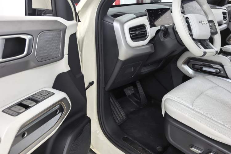 Used Formula Leopard Titanium 3 2025 501KM All-Wheel Drive Intelligent Driving Ultra Version