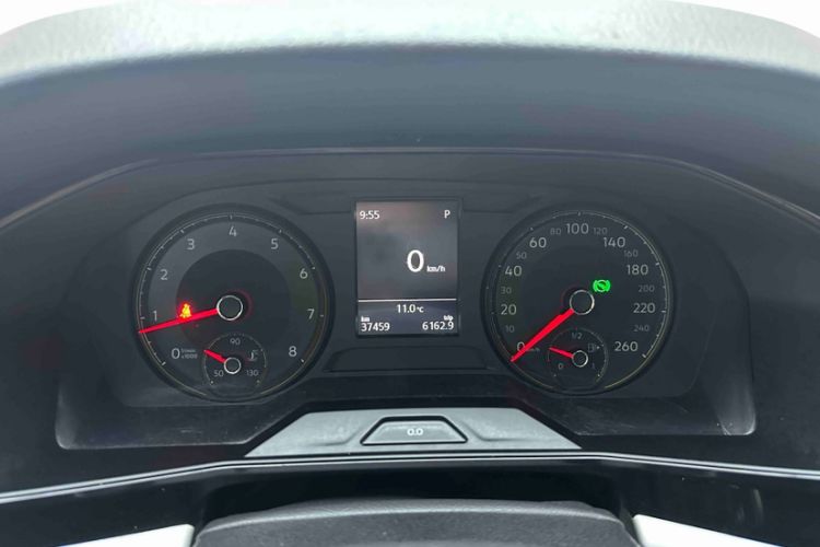 Used Volkswagen Lavida 2021 280TSI DSG Comfort Edition Odometer Close Up