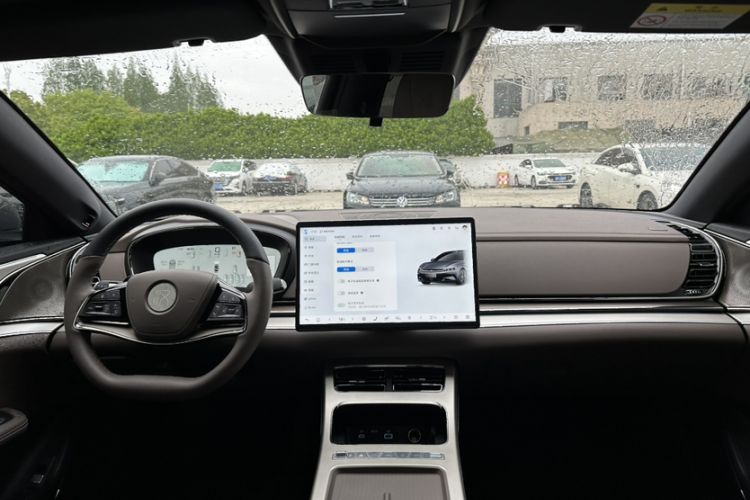 Used BYD Han 2025 DM-i Intelligent Driving Edition 245KM Prestigious Edition Interior 7