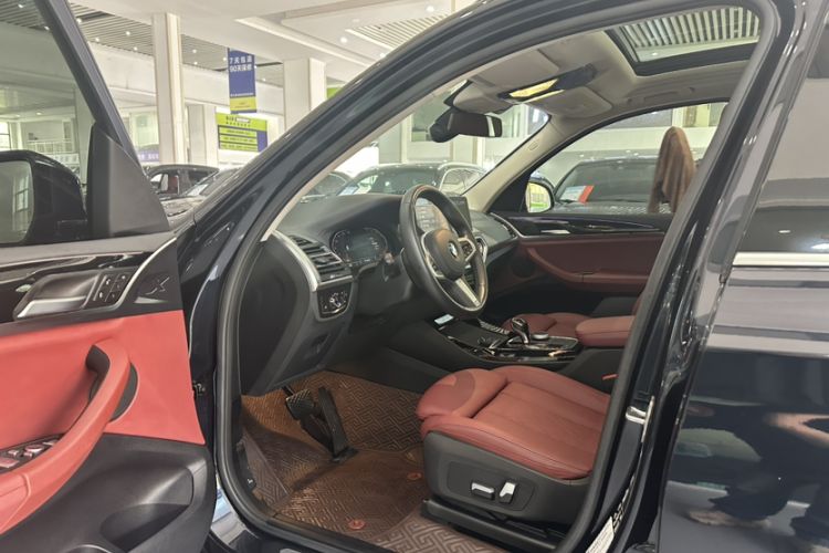 Used BMW X3 2022 xDrive25i M Sport Package Interior 3