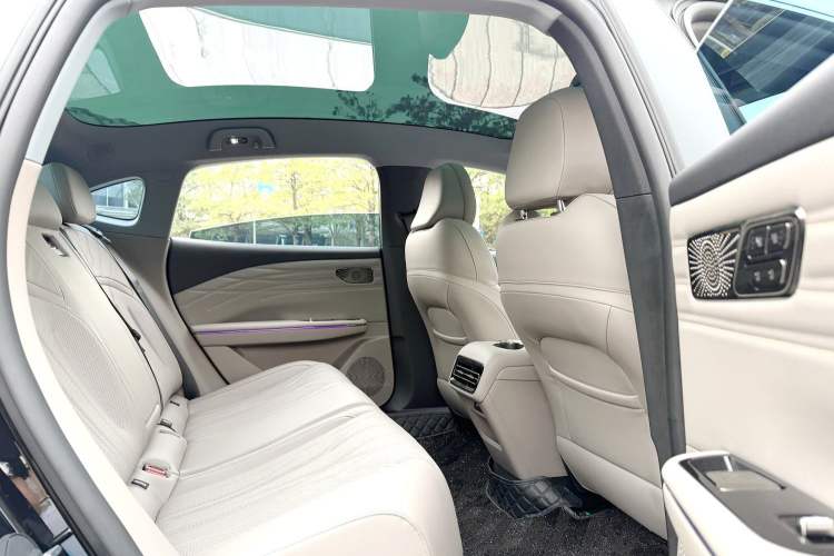 Used Geely Galaxy Galaxy 8 2025 130km EM-i Deluxe Edition