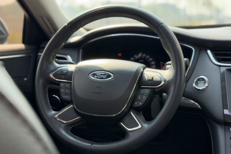 Used Ford Taurus 2015 EcoBoost 245 Luxury Model
