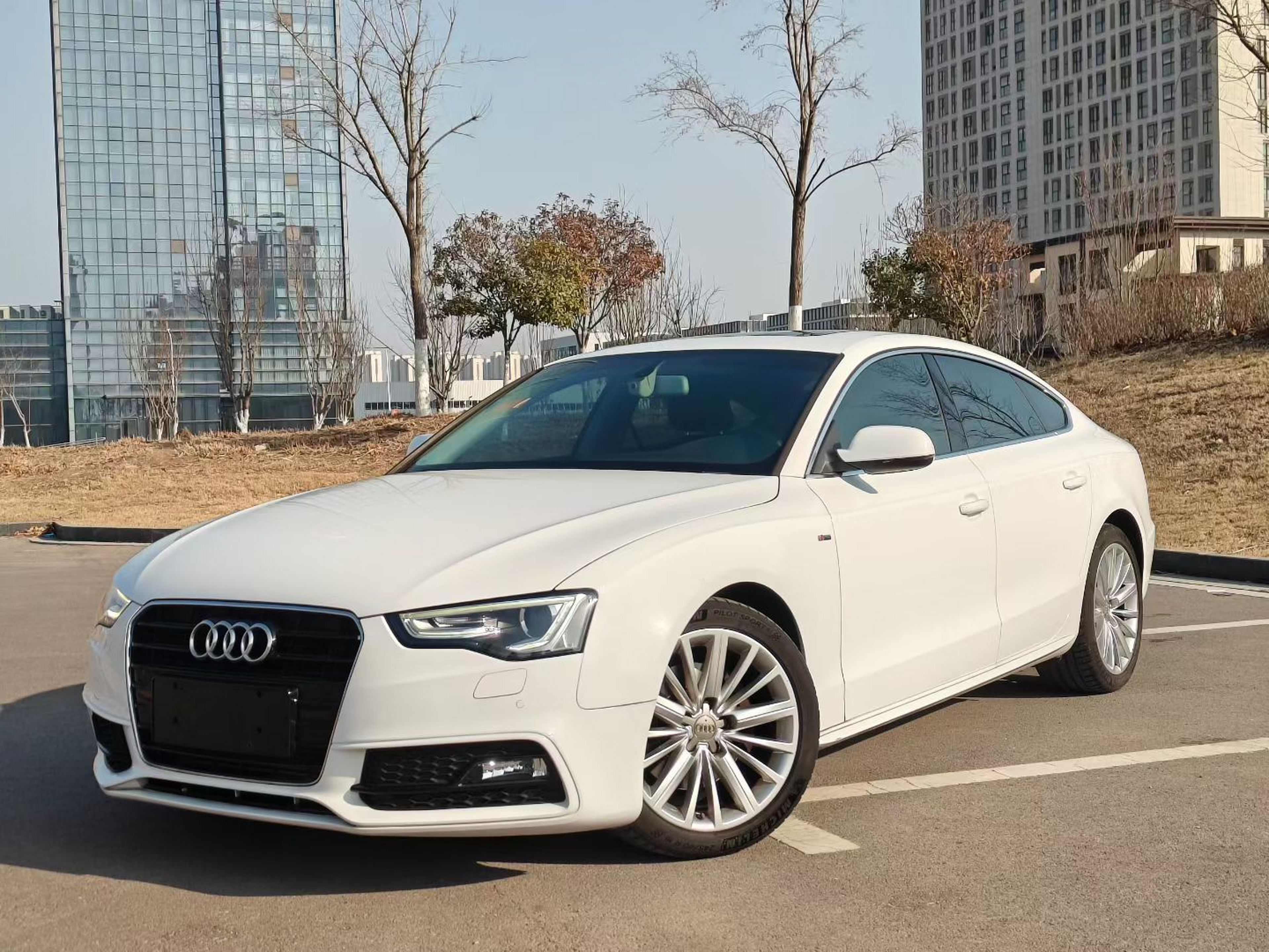Sous le capot