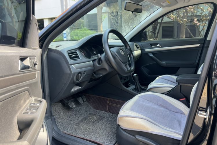 Used Volkswagen Lavida 2019 Lavida Start 1.5L Manual Fashion Edition China VI Standard Interior 3