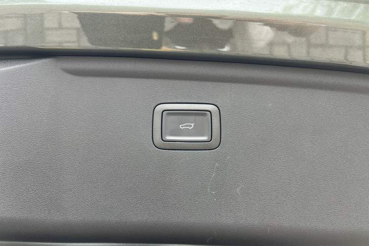 Used Hongqi HS6 PHEV 2026 220 All-Wheel Drive Smart Hybrid Version Interior 12