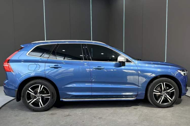 Used Volvo XC60 2019 T5 4x4 Smart & Dynamic Sport Edition China VI Standard
