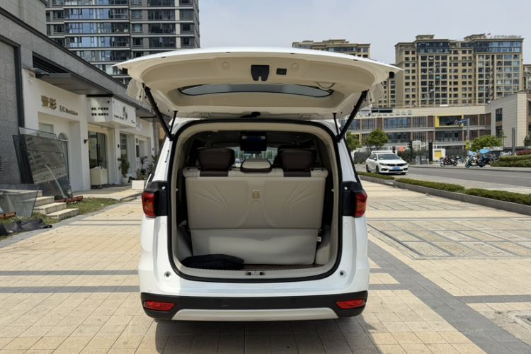 Used CHANGAN OSHAN Cosmos 2022 1.5T Automatic Business Model Trunk