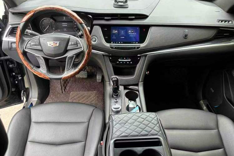 Used Cadillac XT5 2022 2.0T Two-Wheel Drive Luxury Version