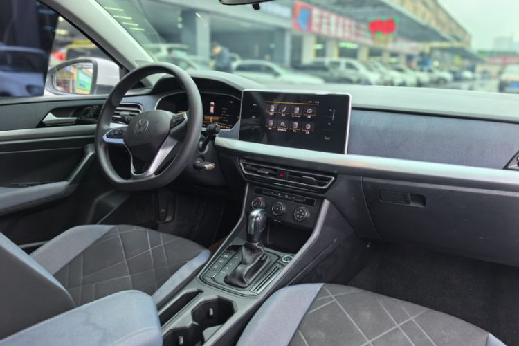 Used Volkswagen Lavida 2024 1.5L Automatic DeYi Edition Interior 1