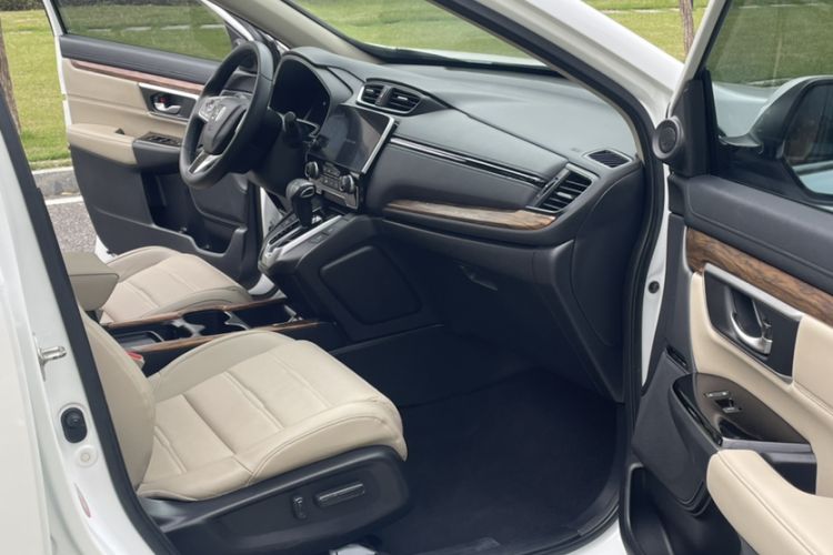 Used Honda CR-V 2017 240TURBO CVT Front-Wheel Drive Fashion Edition