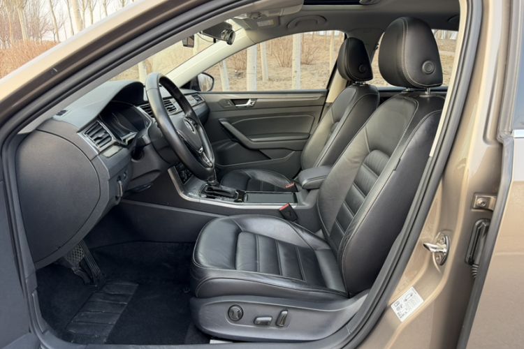 Used Volkswagen Passat 2017 330TSI DSG Luxury Edition
