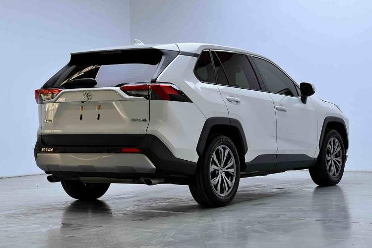 Used Toyota RAV4 2023 2.0L CVT Two-Wheel Drive Fashion Edition
