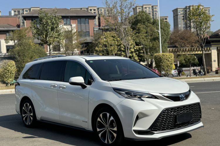 Used Toyota Granvia 2022 2.5L Hybrid Prestige Edition