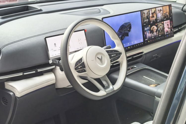 Used VOYAH Dream 2025 PHEV Four-Wheel-Drive Flagship Kunpeng Edition
