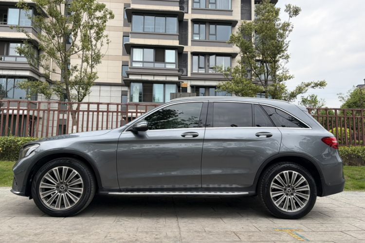 Used Mercedes-Benz GLC 2017 GLC 260 4MATIC Dynamic Edition Exterior 4