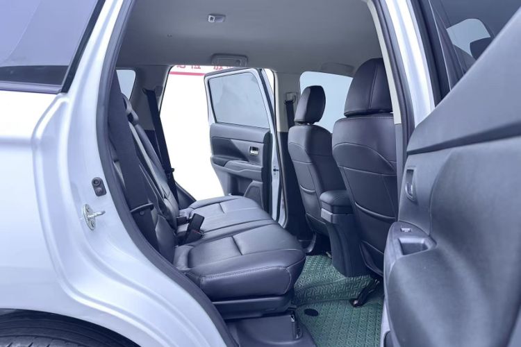 Used Mitsubishi Outlander 2021 2.0L Two-Wheel Drive Comfort Edition 5 Seats