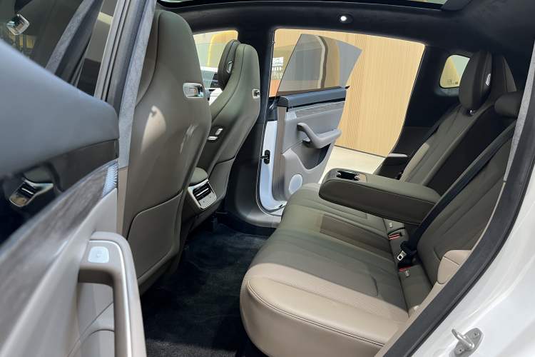 Used Hima Luxeed R7 2025 Range-Extended Version 251 km Max Interior 2