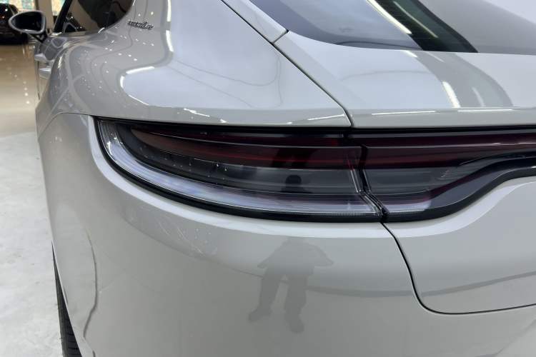 Used Porsche Panamera 2021 Panamera 4 Executive Long Wheelbase 2.9T Exterior 5