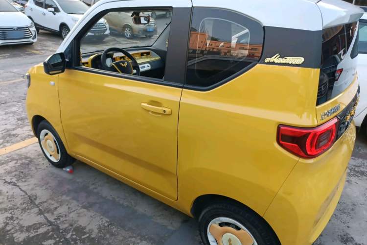 Used Wuling Hongguang MINIEV 2021 Macaron Premium Model – Lithium Iron Phosphate

