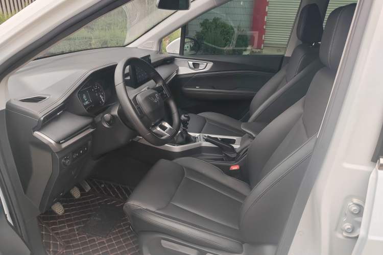 Used Wuling Jiachen 2022 1.5T Manual Comfort & Dynamic Version
