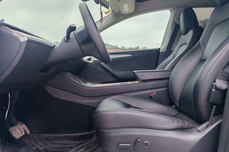 Used Tesla Model Y 2024 Long-Range All-Wheel-Drive Version