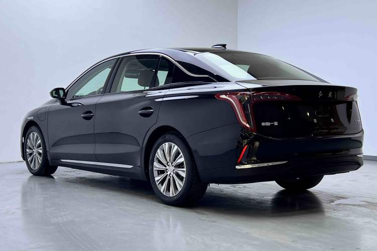 Used Hongqi E-QM5 2022 431 km Charge & Enjoy Edition
