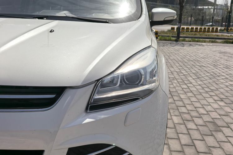 Used Ford Kuga 2015 2.0L GTDi Four-Wheel-Drive Sport Model Exterior 3