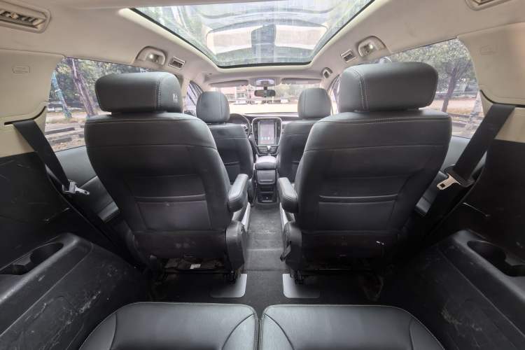 Used BYD Song MAX 2018 1.5T Automatic Smart Connect Elite Model with 6 Seats