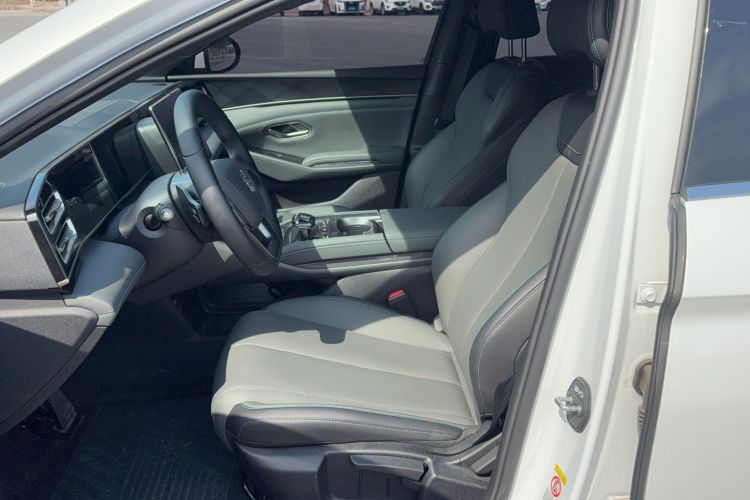 Used BYD Qin L 2025 DM-i Smart Drive 80KM Leading Model
