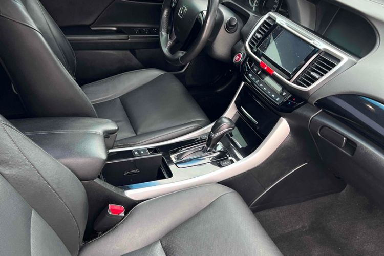 Used Honda Accord 2016 2.0L Elite Edition
