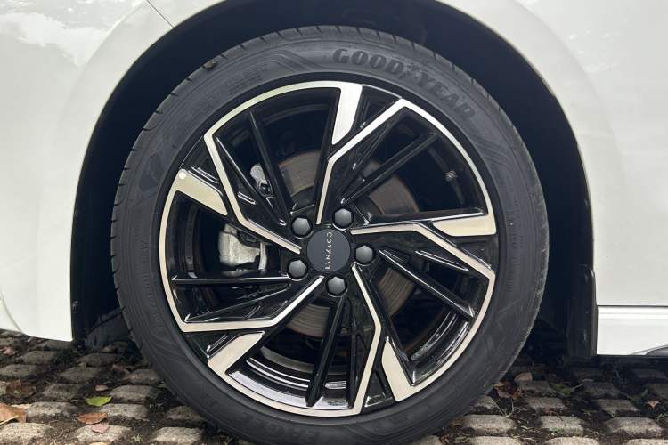 Used Lynk & Co 03 2023 1.5TD DCT JingPro Exterior 5