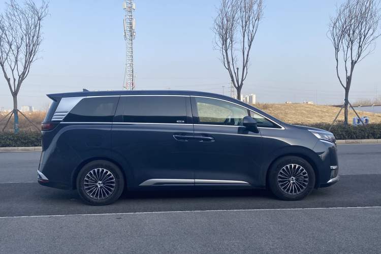 Used Denza D9 2024 DM-i 980 Four-Wheel Drive Flagship Model