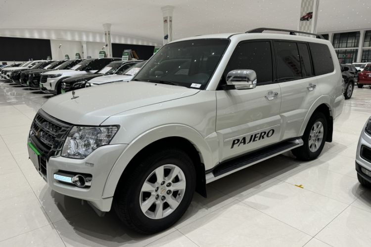 Used Mitsubishi Pajero 