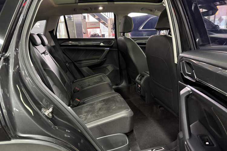 Used Volkswagen Tayron 2020 330TSI Two-Wheel Drive Luxury Connected Pro Edition Interior 11