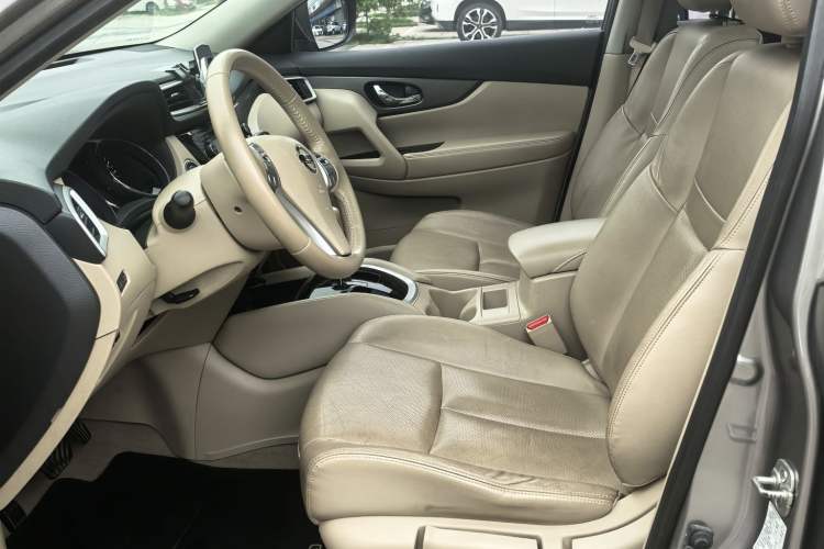 Used Nissan X-Trail 2014 2.0L CVT Smart Edition 2WD Interior 2