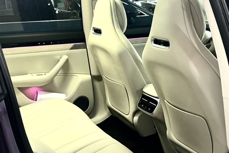 Used Hima Luxeed R7 2024 All-Electric 667 km Max
