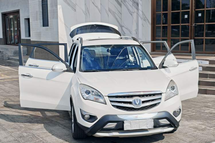 Used Changan CS35 2014 1.6L Automatic Luxury Model China IV Standard
